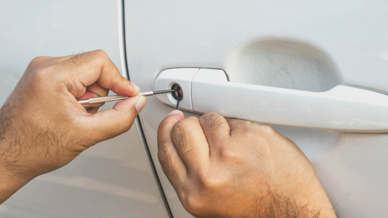 Help from a competent car locksmith in Hayward, CA